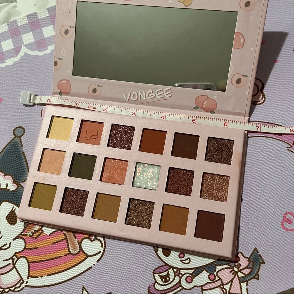 18 Color Neutral Warm-Toned Peach Palette with Squishy Peach